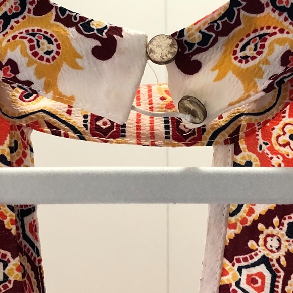 Exotic Sleeveless Halter Midi Dress - Picture 3 of 5